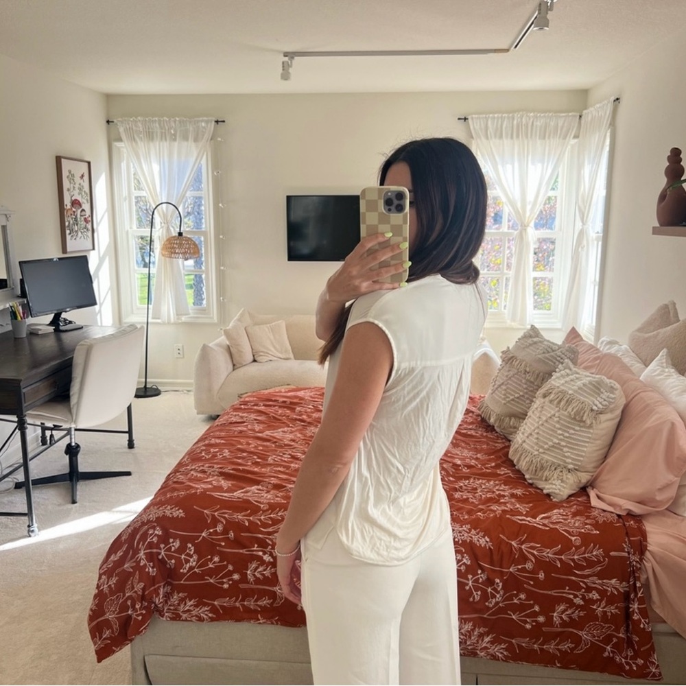 White Blouse - Picture 4 of 4